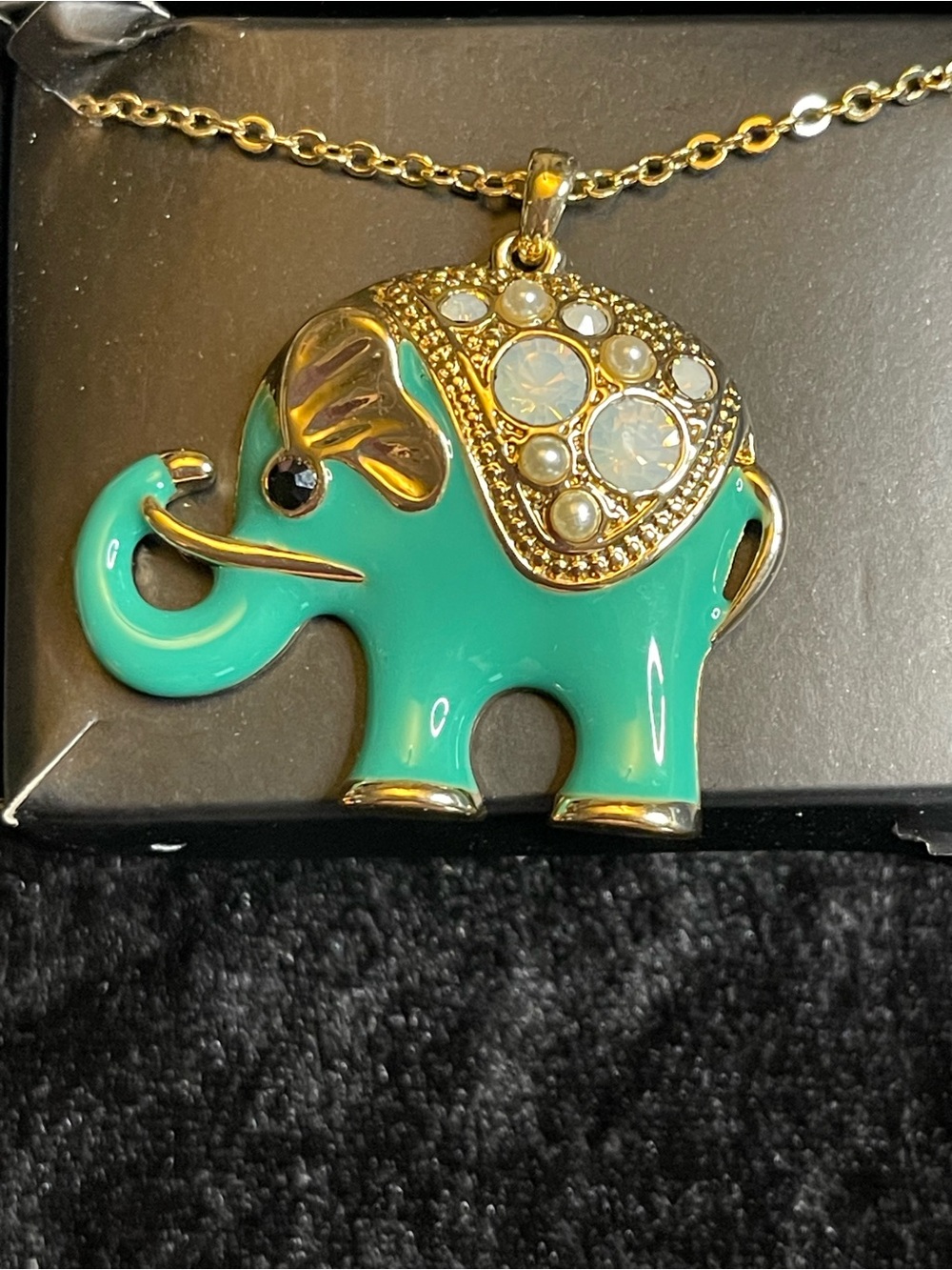 Vintage Avon elephant necklace